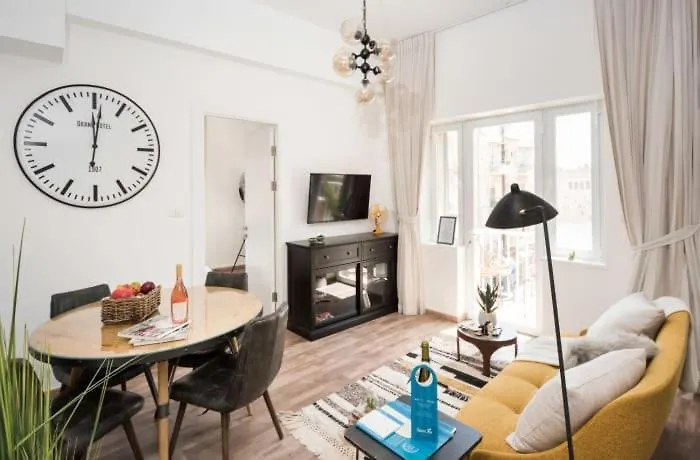 Appartement à 2 Chambres à Coucher